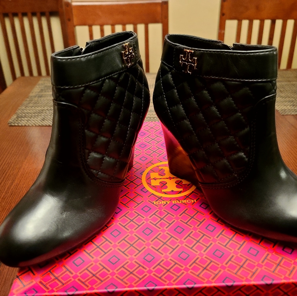 Tory Burch women's Leila 100MM wedge Bootie